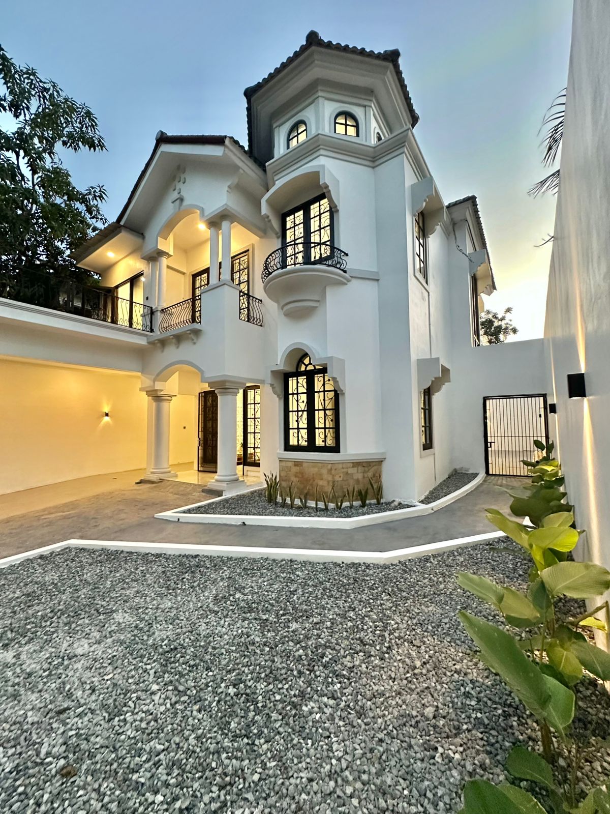 Rumah dijual di Cluster Hawaii Deltamas